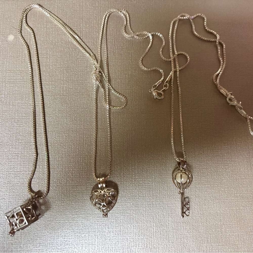 Vantel Pearls Silver Necklace Trio